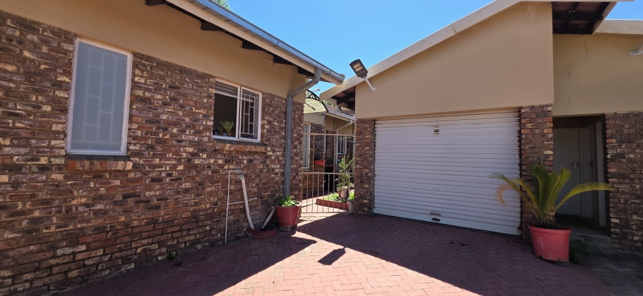 3 Bedroom Property for Sale in Riebeeckstad Free State